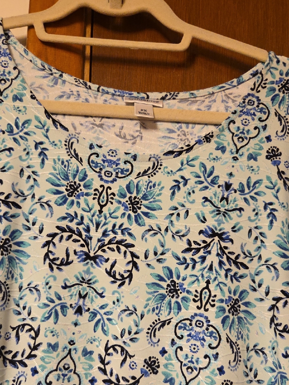 BRAND NEW Women’s Croft & Barrow Blue Floral Scoop Neck Top